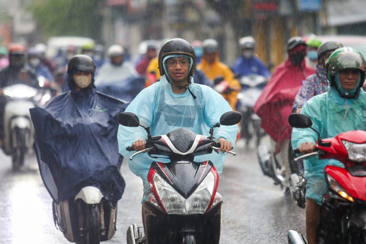 Thời tiết hôm nay 6-7: Nam Bộ chiều mưa rào; Bắc Bộ, Trung Bộ nắng nóng- Ảnh 1. Dự báo thời tiết Nam Bộ sắp có đợt mưa dông mới - Ảnh: PHƯƠNG QUYÊN