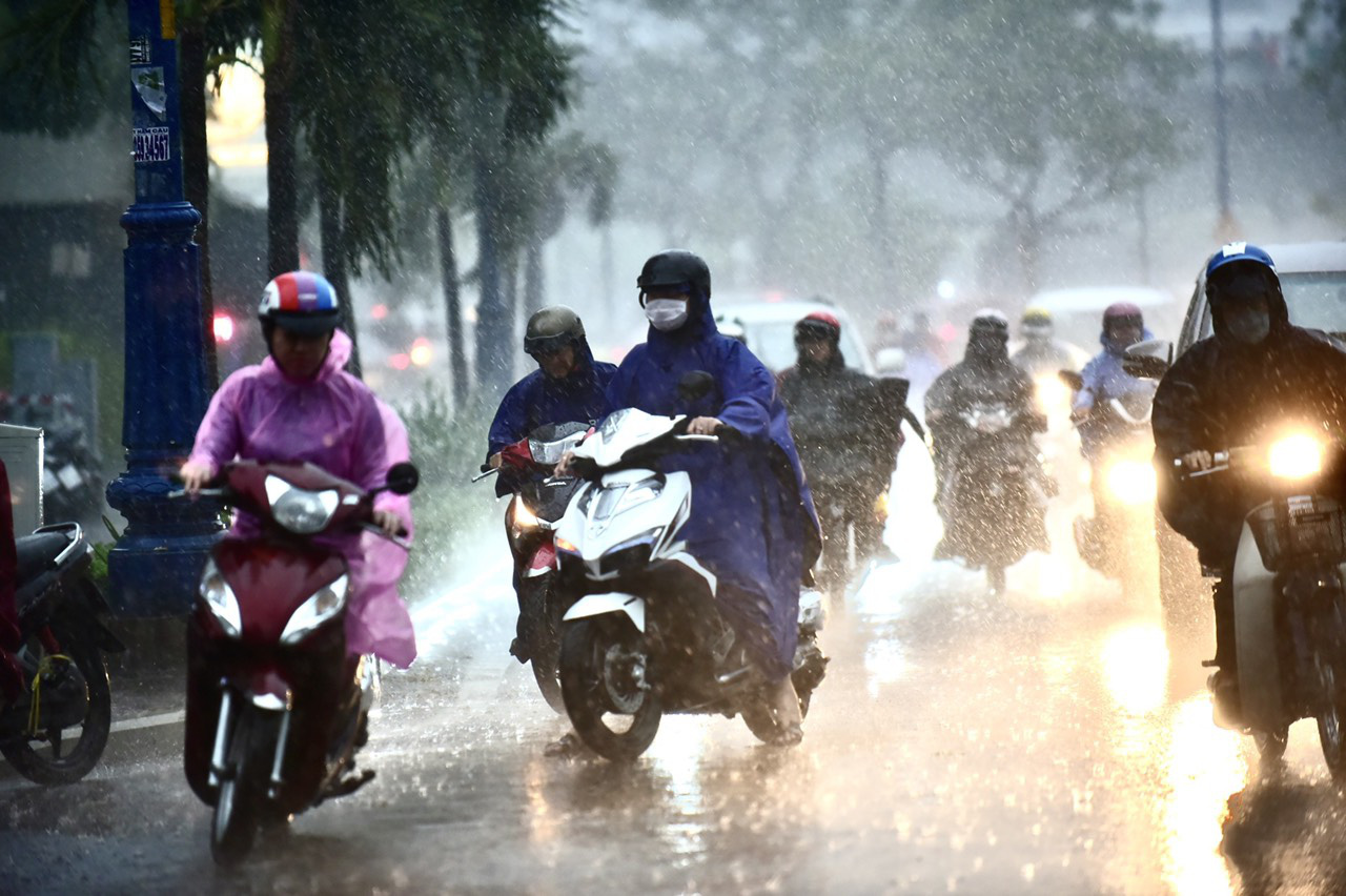 Thời tiết hôm nay 2-9: Ngày Quốc khánh cả nước có mưa, Nam Bộ, Tây Nguyên mưa rất to - Ảnh 1. Thời tiết hôm nay 2-9: Ngày Quốc khánh cả nước có mưa, Nam Bộ, Tây Nguyên mưa rất to - Ảnh 1.